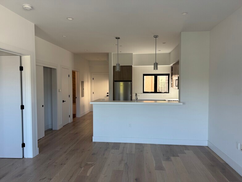 Building Photo - 2747 San Pablo Ave