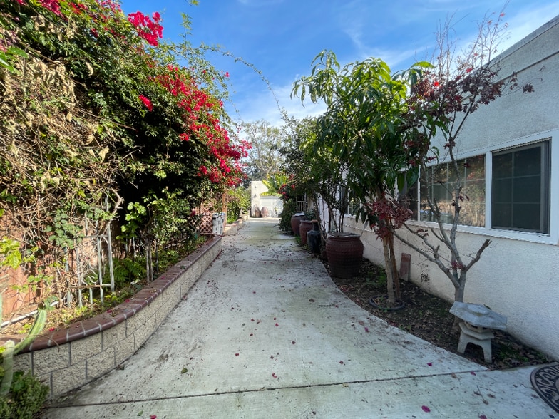 Building Photo - 1311 S Ross St