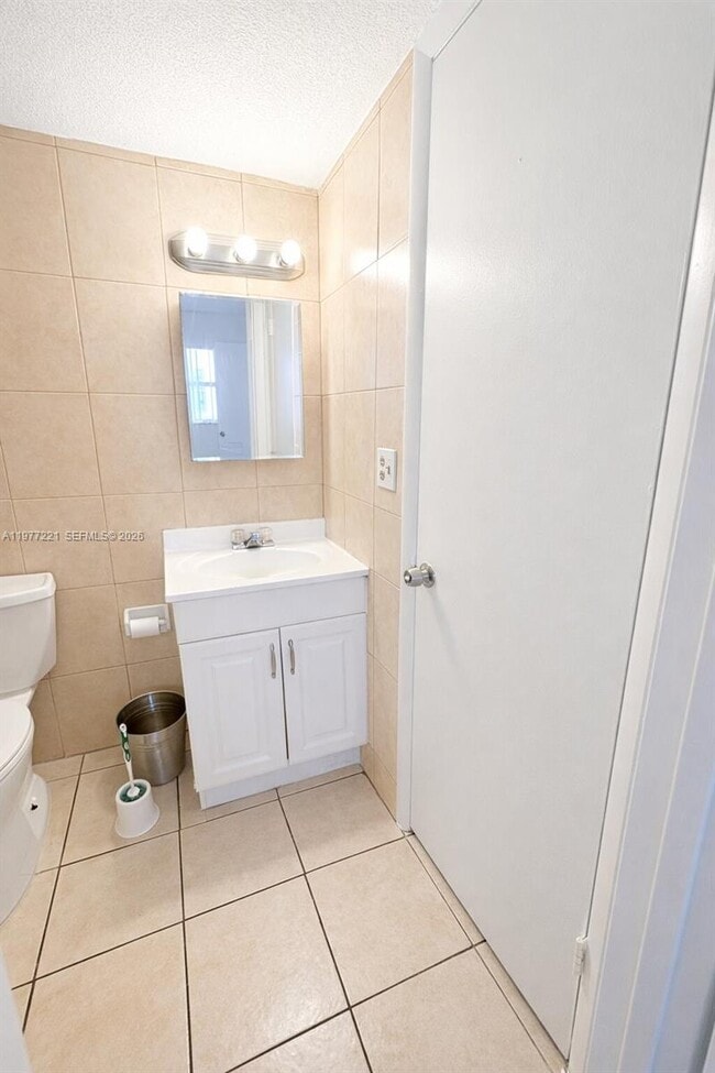 Building Photo - 19805 SW 114th Ave