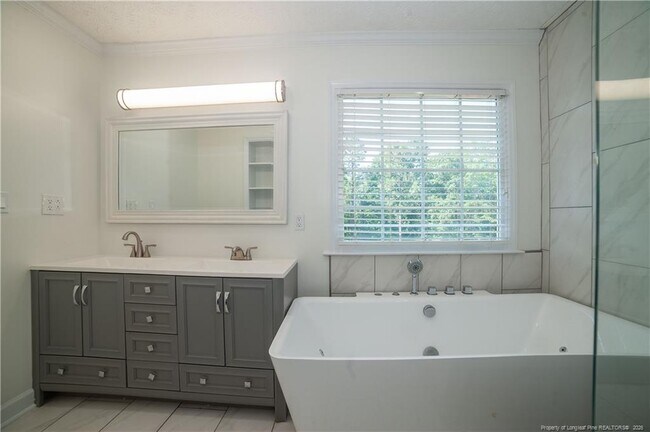 Building Photo - 6317 Nakoma Way