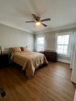 Building Photo - 2077 Cascade Rd SW