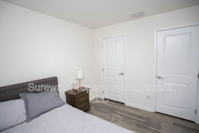 Building Photo - 172 Fela Dr