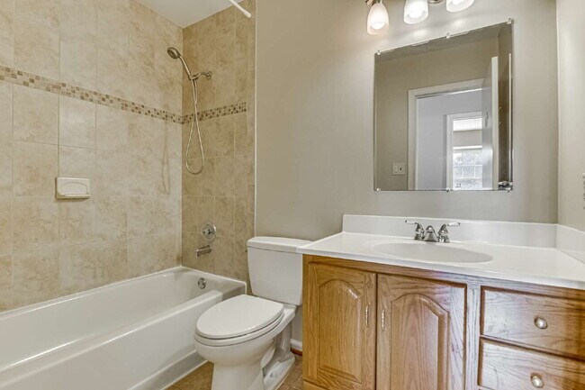 Building Photo - Modern Comfort and Convenience Await