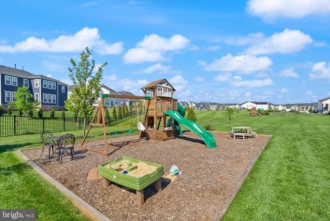 Building Photo - 1108 Coubertin Dr SE