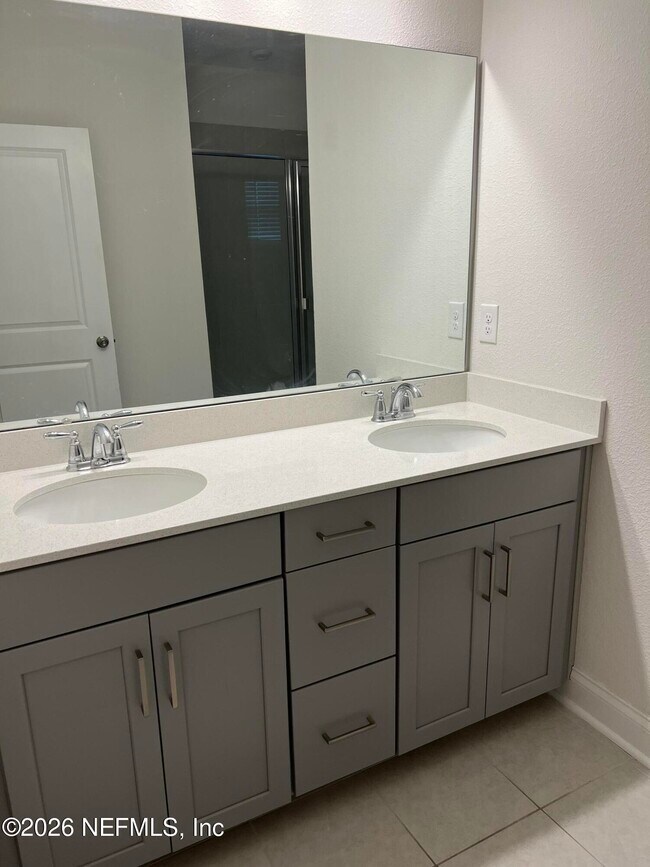 Building Photo - 504 Blue Daze St