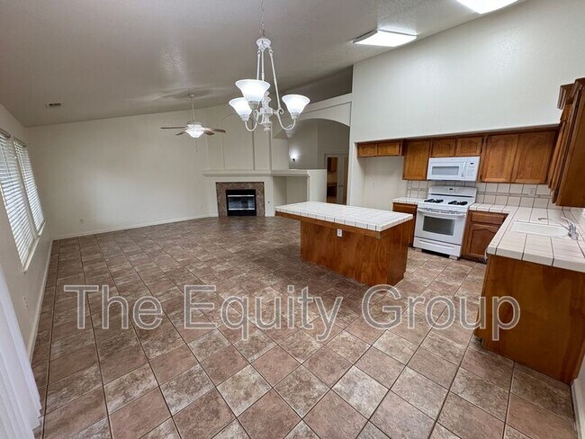 Building Photo - 3432 S Martin Ct