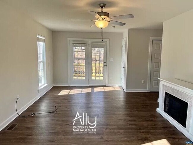 Building Photo - 6 Barkley Ln