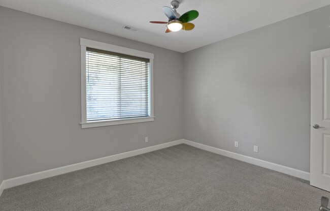 Building Photo - 9206 SW W Haven Dr