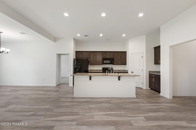 Building Photo - 109 Springsteen Ln
