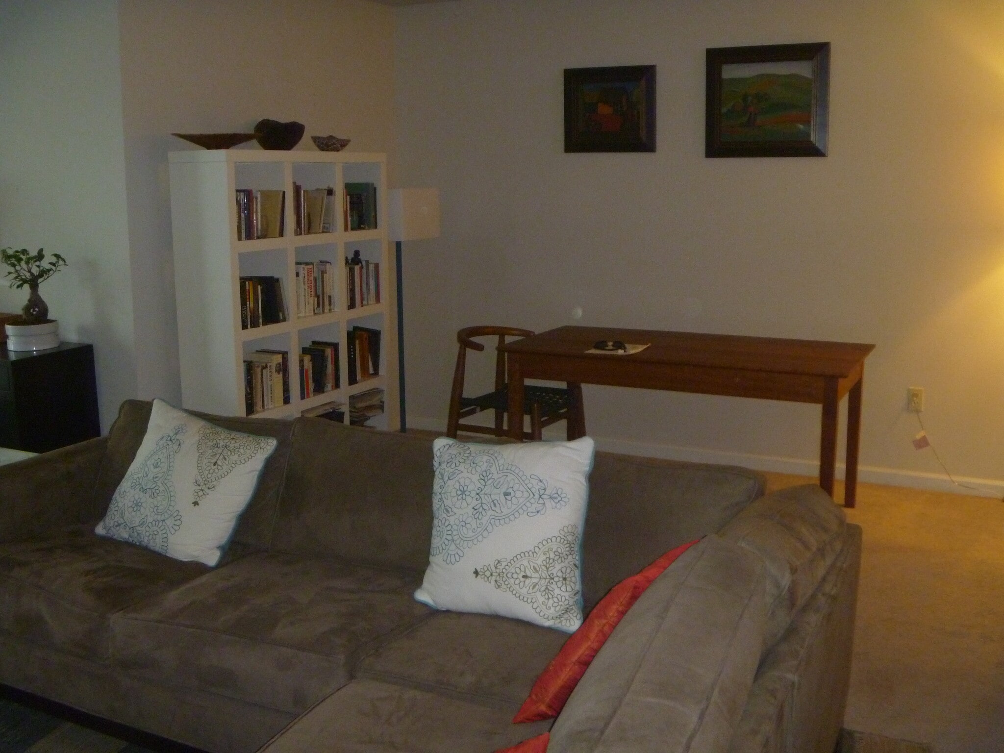 dining area - 1620 NE Broadway St