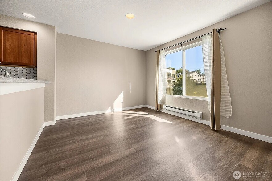 Building Photo - 1311 12th Ave S