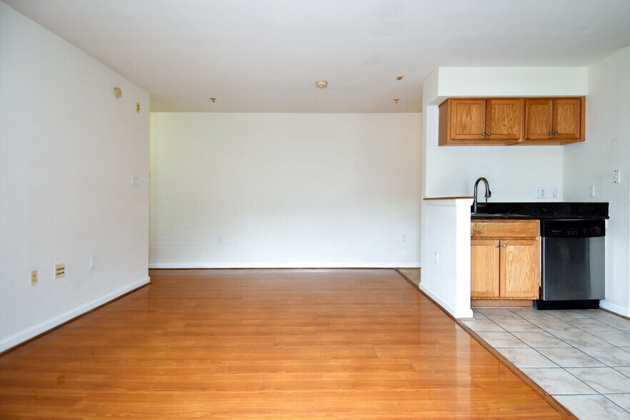 Building Photo - 4116 Ames St NE