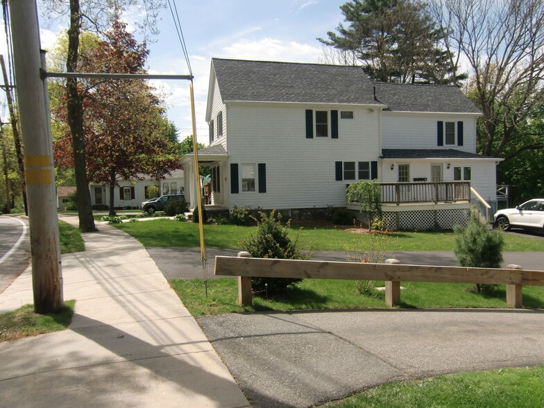 Building Photo - 26 Summer Ave