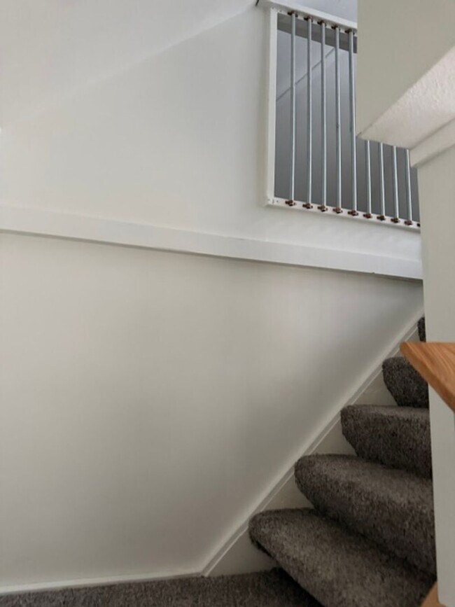 Building Photo - Updated 2-bedroom, 2-story home in the heart of Kansas City!