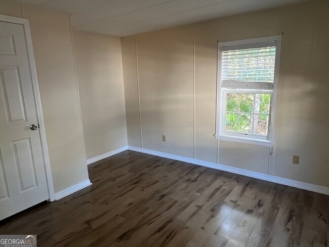 Building Photo - 727 W 3rd St