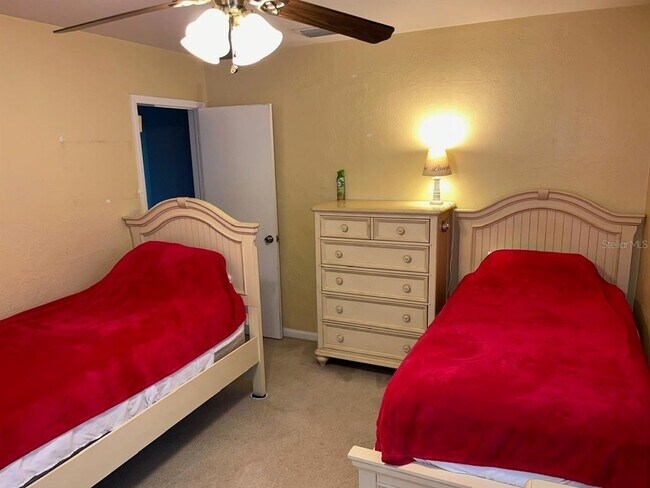 Building Photo - 2130 E Vina Del Mar Blvd