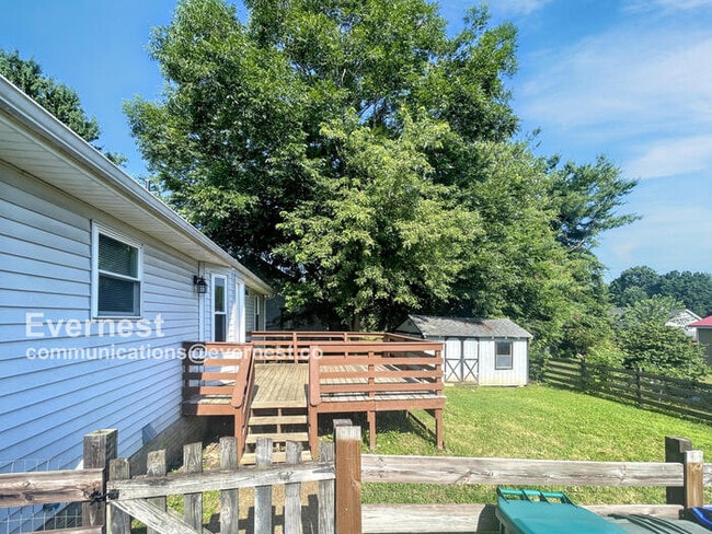 Building Photo - 508 Highland Dr