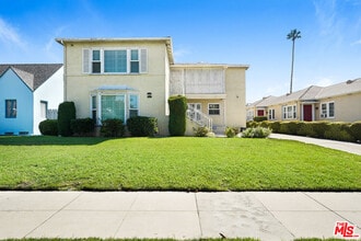 Building Photo - 1428 S Genesee Ave