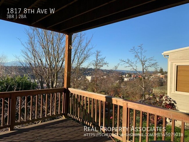 Building Photo - Charming 3 Bedroom Home w/ Amazing View