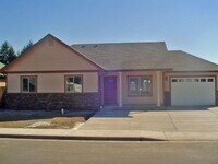 Building Photo - New 3 bedroom w/garage in East Springfield