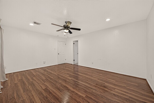 Building Photo - 12619 Chriswood Dr