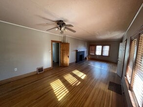 Building Photo - RENT SUX - 313-315 19TH ST