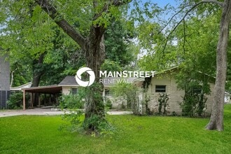 Building Photo - 4 Bedroom Pet-Friendly Home in Lancaster, TX with Main Street Renewal