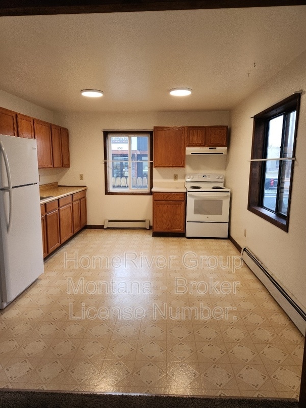 Building Photo - 724 Strand Ave