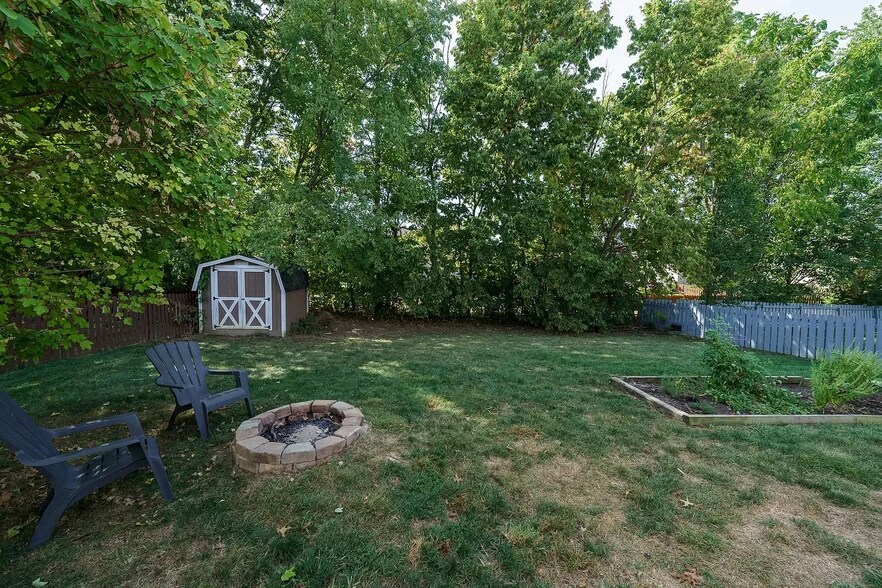 30 Jarrow Back Yard - 2193 Jarrow Dr