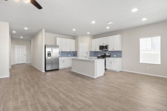 Building Photo - Charming Single Story Kyle Home with Neigh...