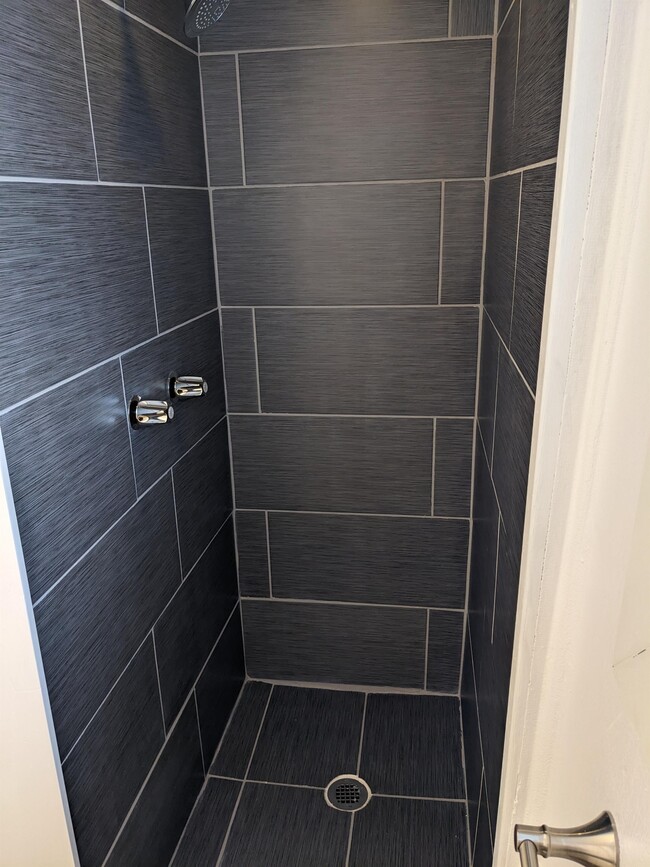 Building Photo - 1631 21st Ave