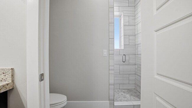 Building Photo - Luxurious Herriman 6 Bed with Indoor Court, Theater & Stunning Views!!!