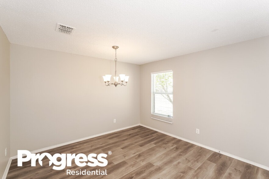 Building Photo - 2908 Cottage Ln