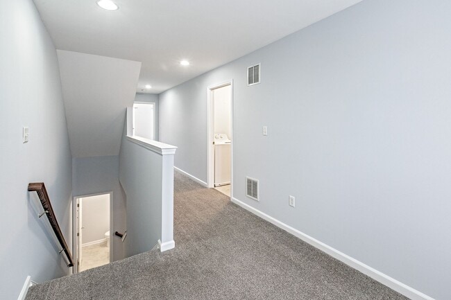 Building Photo - Middletown - 3 bedroom, 2.5 bath townhome