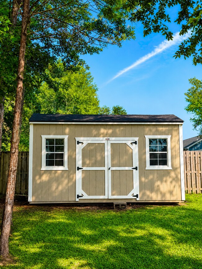 Building Photo - 212 Nandina Way