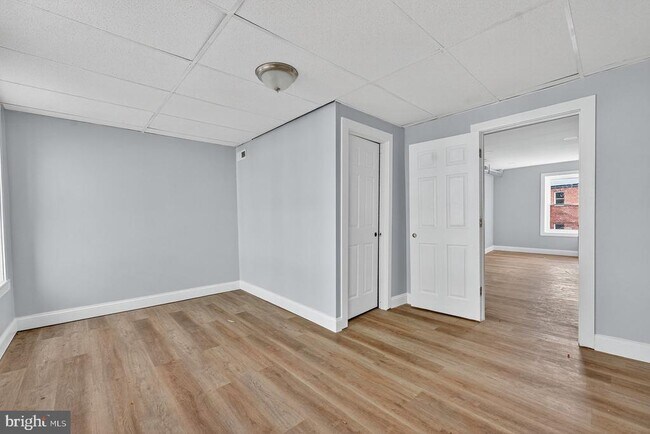 Building Photo - 11 N Willow St