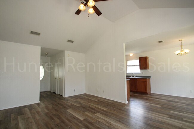Building Photo - North Killeen!