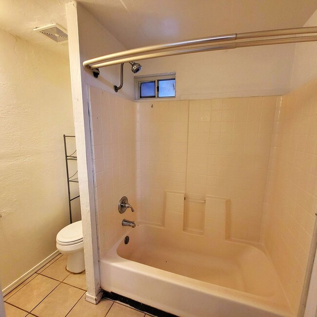 Building Photo - AFFORDABLE HOME IN PHOENIX JUST EAST OF DO...