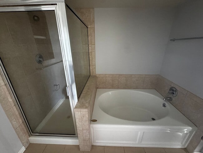 Building Photo - Penterra Plaza Condo with Amazing Panorami...