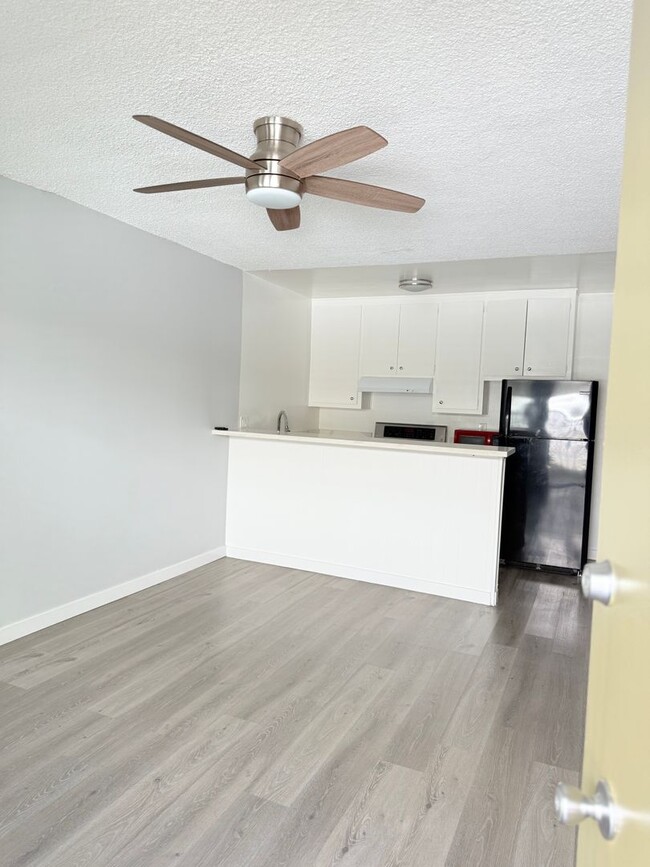 Building Photo - Beautiful 1 bedroom 1 bath!!! Must see! Mo...