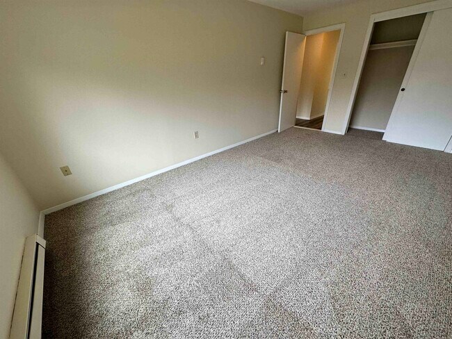 Building Photo - 99 Powers St