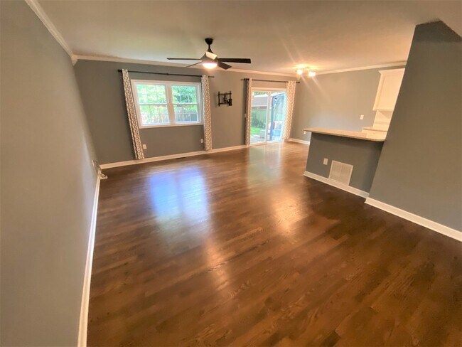 Building Photo - 4 Bedroom - Upper Arlington
