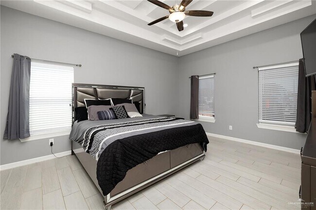 Building Photo - 21 Middle St