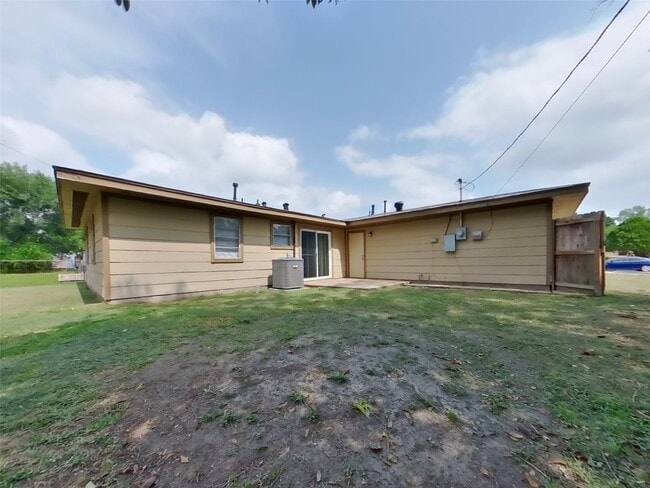 Building Photo - 5234 Jorns St