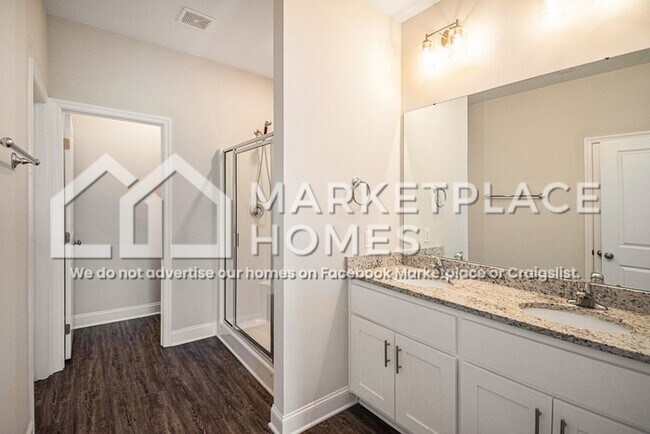 Building Photo - 16580 Demi Dr