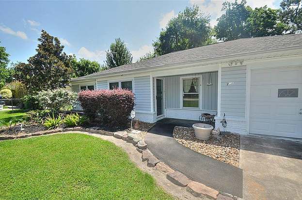 Building Photo - 206 Pecan Dr