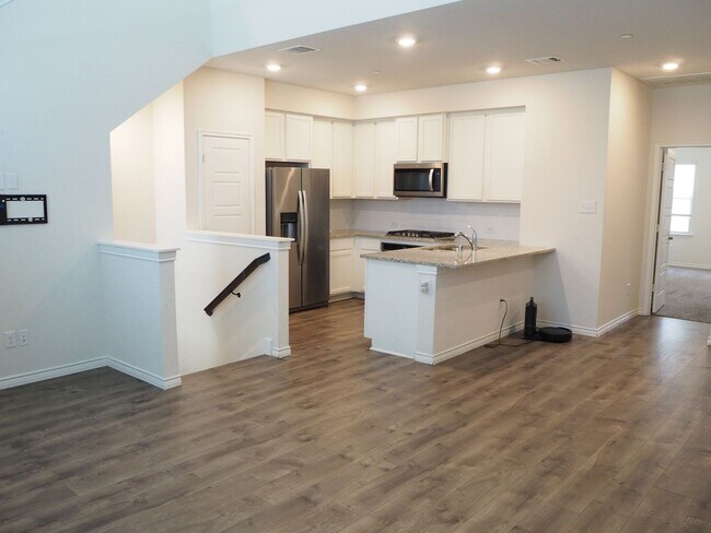 Building Photo - 4 Bed 3.5 Bath in Windhaven Crossing