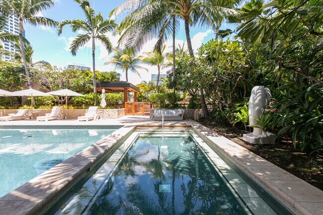 Building Photo - Park Lane 5305 - 3BR w/Swimming Pool and Yard!