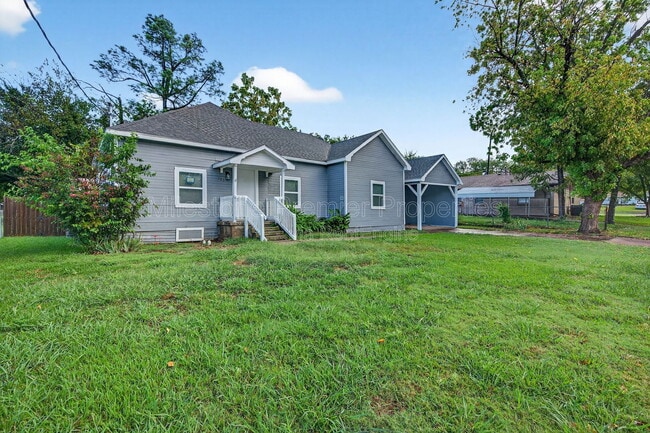 Building Photo - 103 W South St