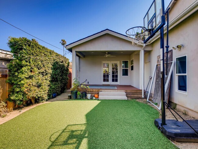 Building Photo - 4655 Castelar St